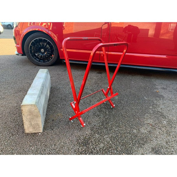 Mustang Kerb Side Gripping Lifter