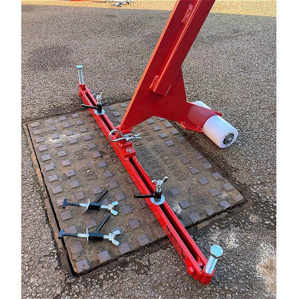 Pivot Lift Manhole Cover Lifter