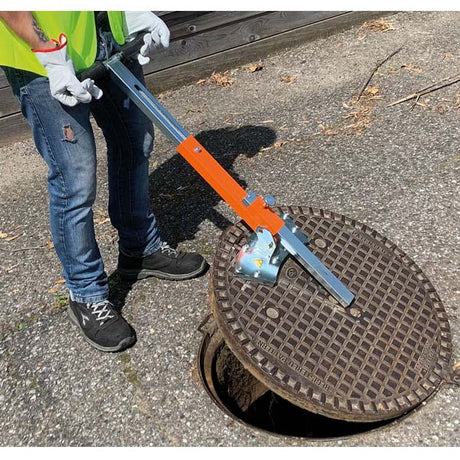 Italifters CL11 ATEX Manhole Cover Lifter with Curved Base and Telescopic Handle