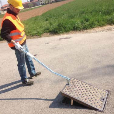 Italifters LB4 Manhole Cover Lifter Lever