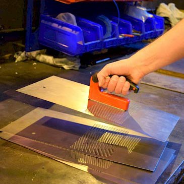 Eclipse Hand-Held Magnetic Lifter