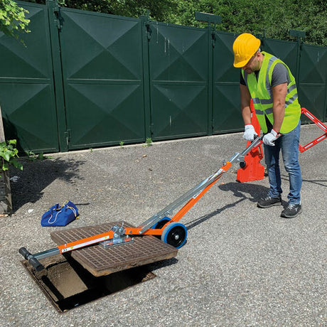 Italifters CL10 ATEX Manhole Cover Lifter with Telescopic Handle