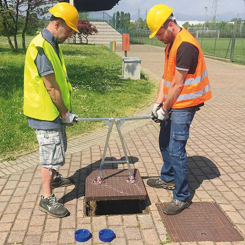 Italifters XT3 Compass Manhole Cover Lifter with Double Magnets